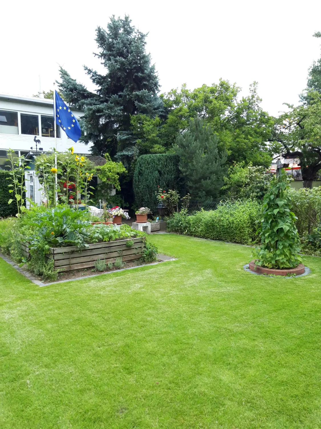 Wunderschöner Garten von EK Hausmeisterservice