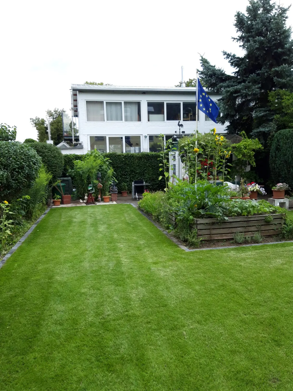 Wunderschöner Garten von EK Hausmeisterservice